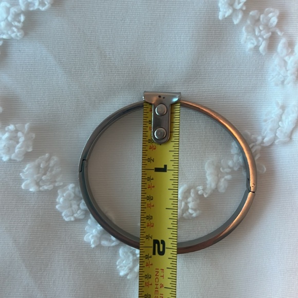 Metal bracelet screw motif - Picture 6 of 8